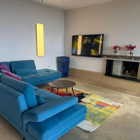 Privat Pool Garden * Gjilek