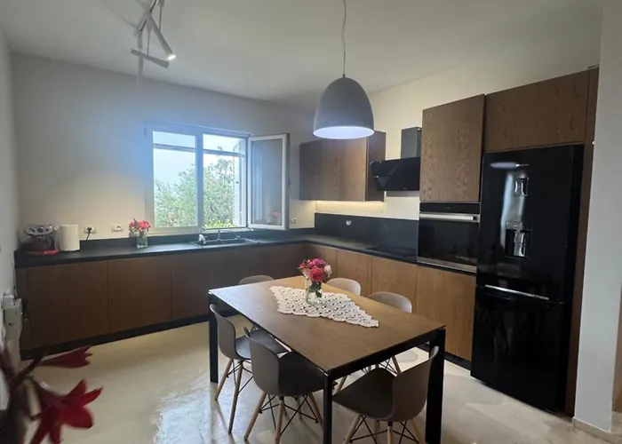 Privat Pool Garden Villa Gjilek