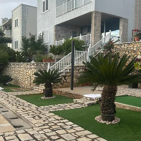 Privat Pool Garden فيلة