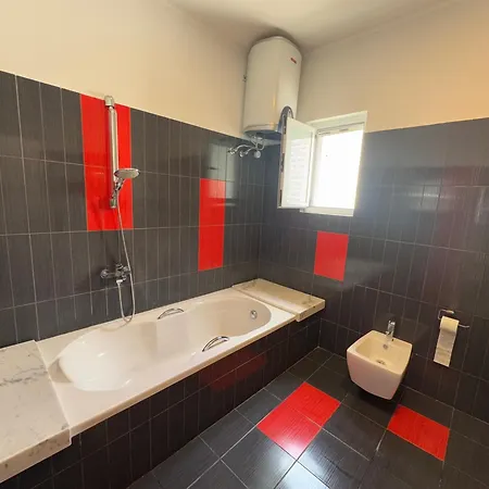 Privat Pool Garden Villa Gjilek