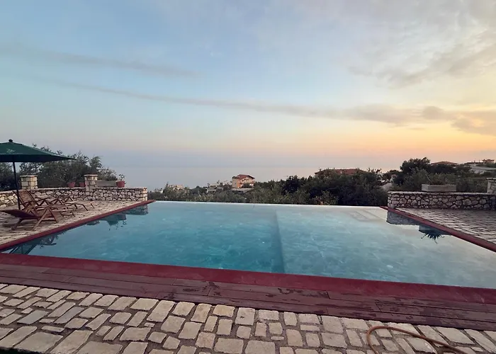 Privat Pool Garden 别墅 Gjilek